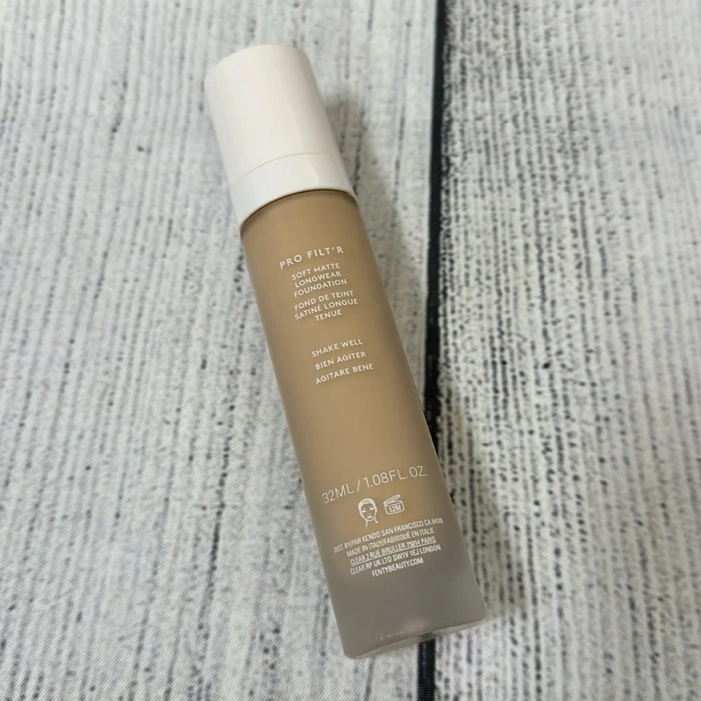Fenty Beauty by Rihanna • Pro Filt’r Soft Matte Longwear Foundation • Color 190